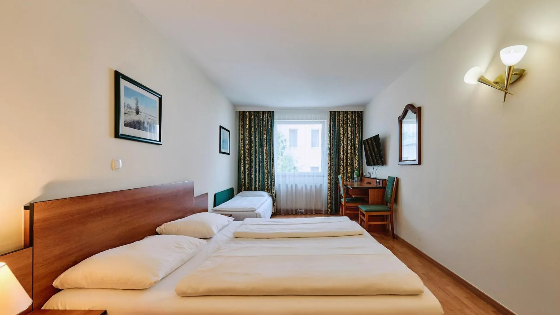 Hotel Deutschmeister Vídeň 3*,