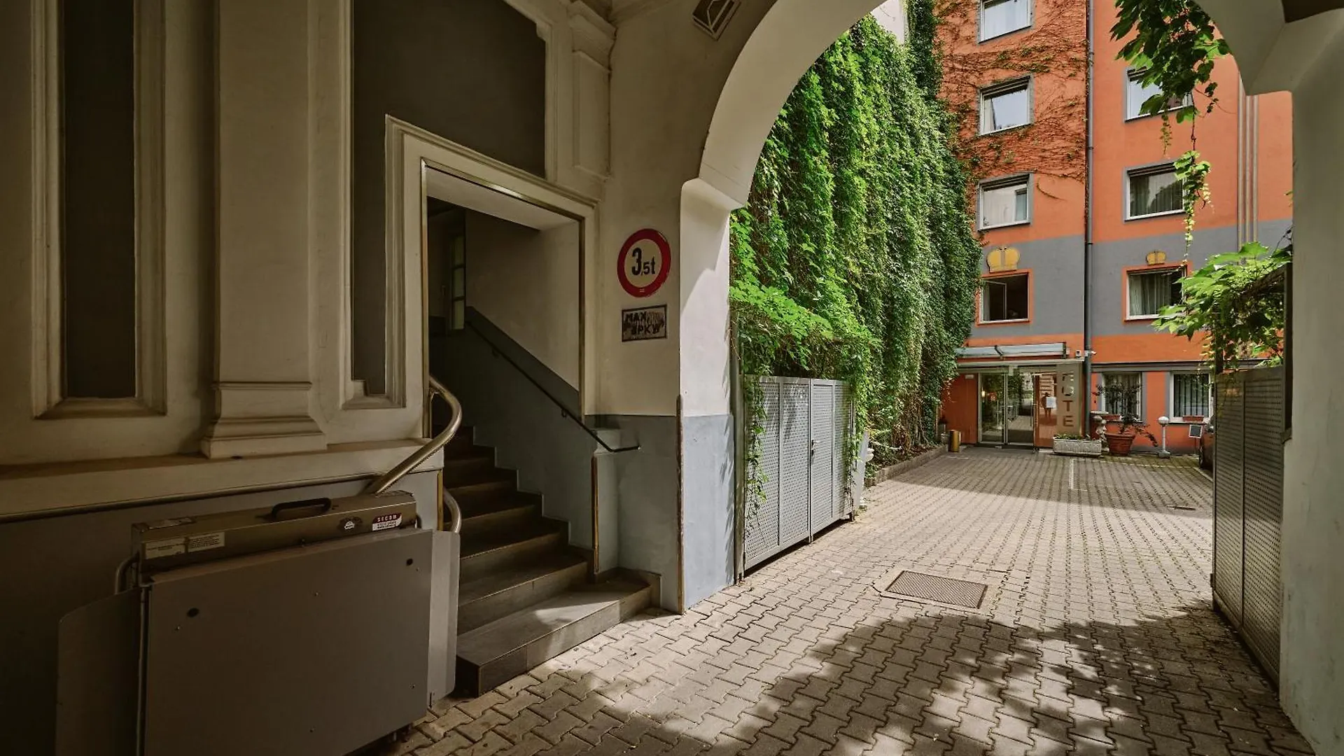 ***  Hotel Deutschmeister Vienna Austria