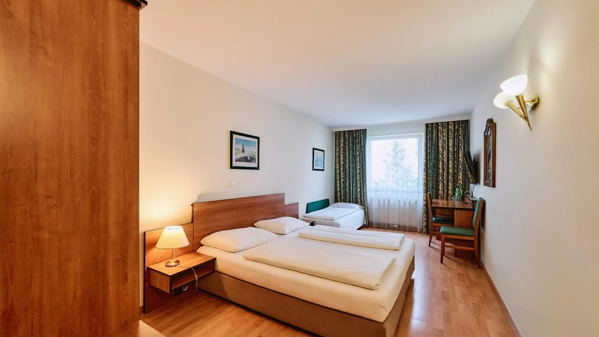 ***  Hotel Deutschmeister Vienna Austria